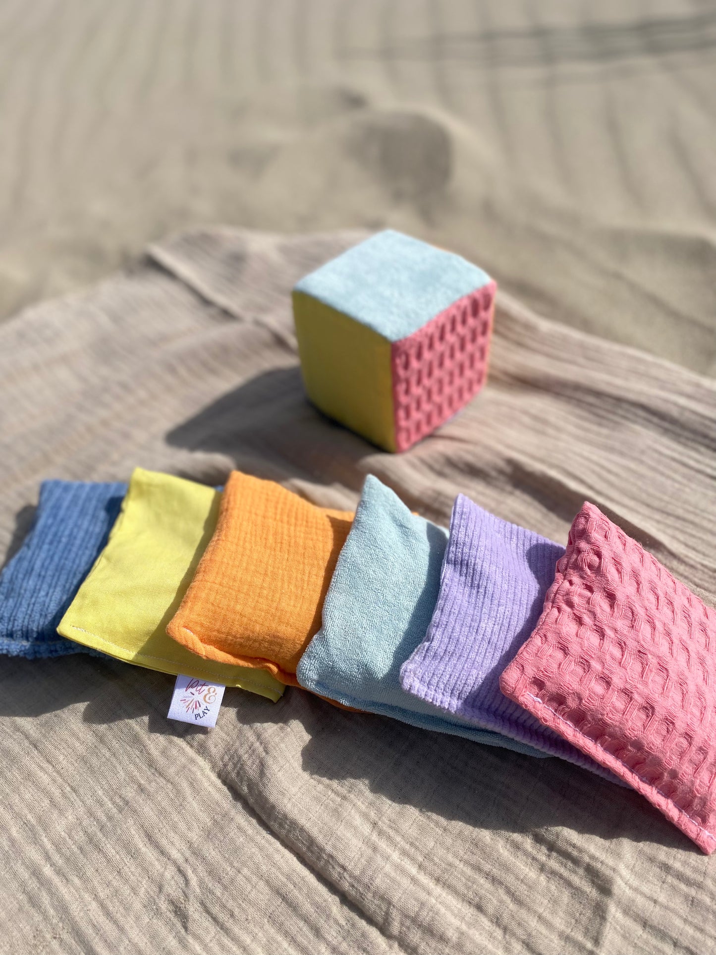 Pit and Play dice pastel