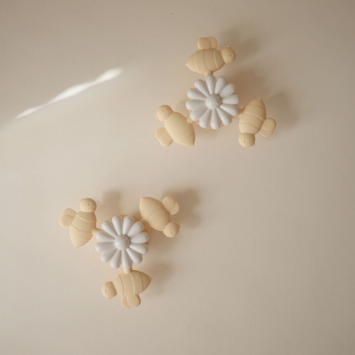 Fidget Spinner Mushie – Bijtjes met bloem