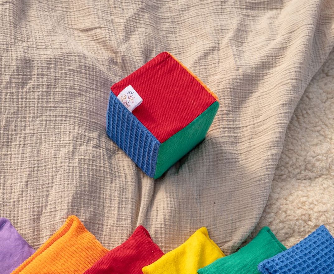 Pit and Play dice rainbow