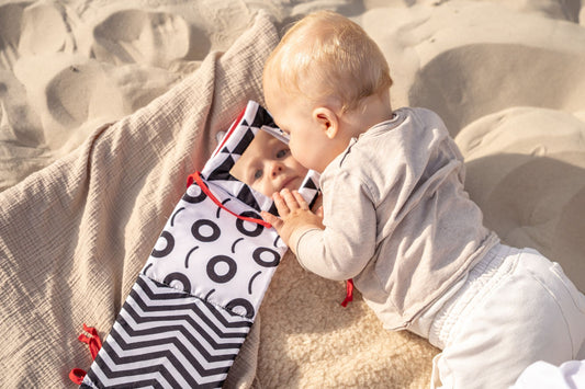 Mijn eerste zwart-wit boekje - edushape - cognitieve ontwikkeling & tummytime