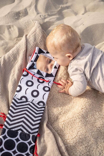 Edushape my first black and white book - cognitive development &amp; tummy time